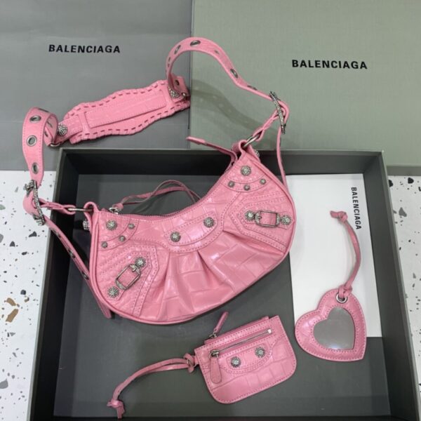 desc_balenciaga-le-cagole-small-shoulder-bag-crocodile-embossed-in-pink_7