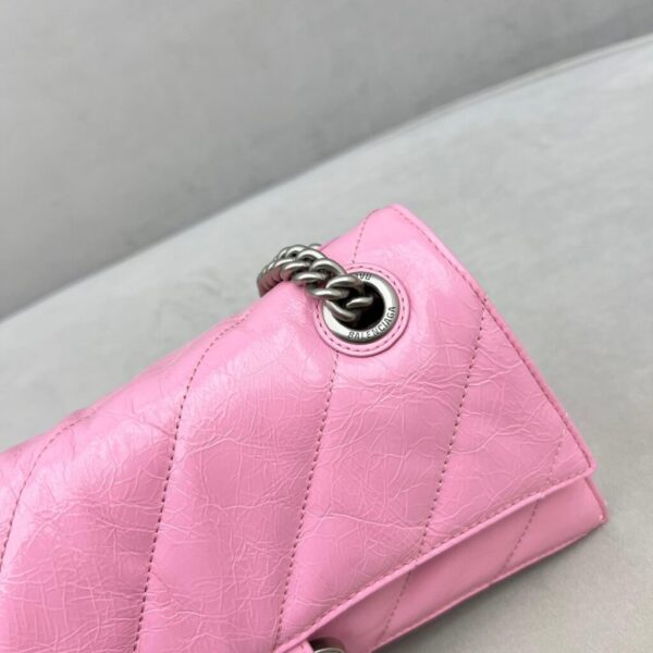 desc_balenciaga-womens-crush-small-chain-bag-quilted-in-pink251595cm_6