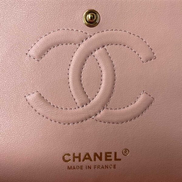 desc_chanel-classic-handbag_4