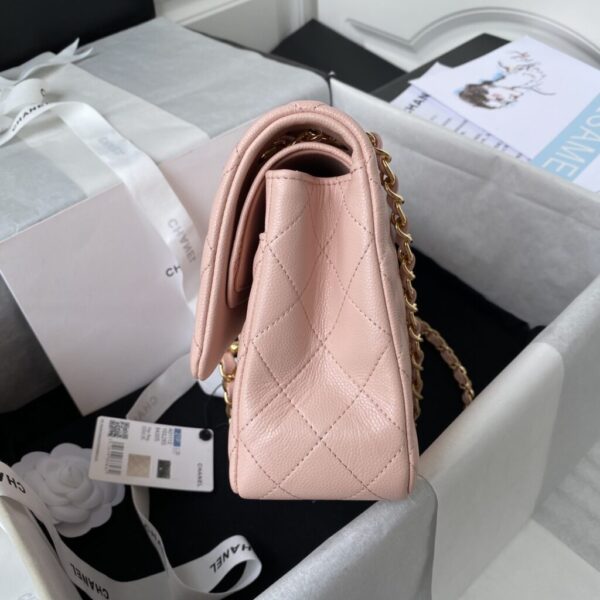 desc_chanel-classic-handbag_5
