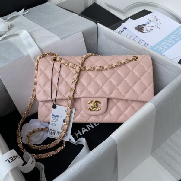 desc_chanel-classic-handbag_8