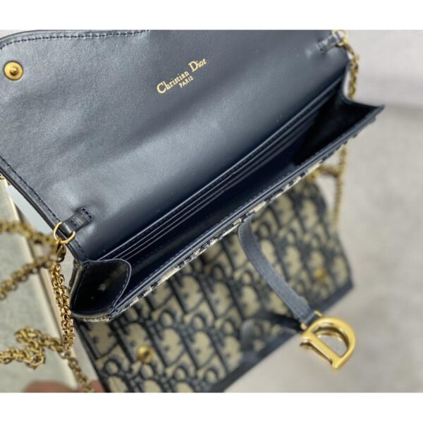 desc_dior-long-saddle-wallet-with-chain_0