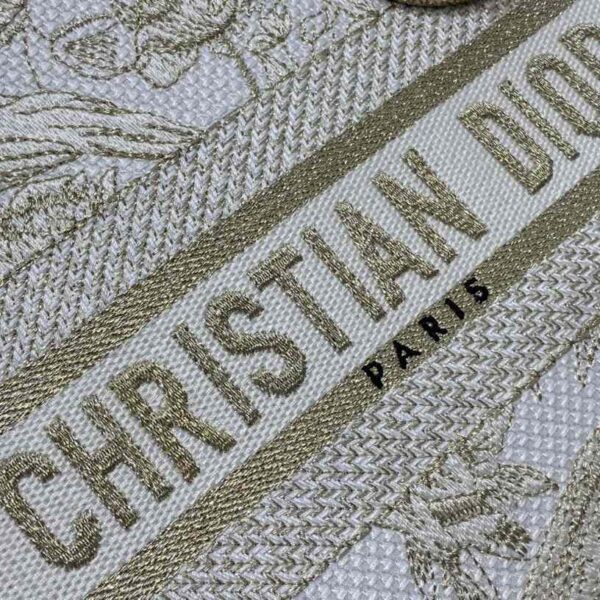desc_dior-medium-embroidered-lady-dlite-bag_2
