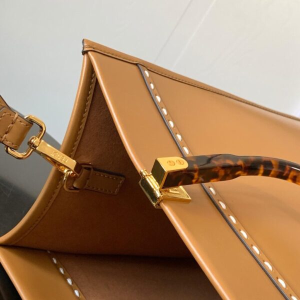 desc_fendi-sunshine-medium-light-brown-leather-and-elaphe-shopper-bag_2
