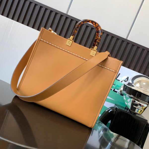 desc_fendi-sunshine-medium-light-brown-leather-and-elaphe-shopper-bag_6