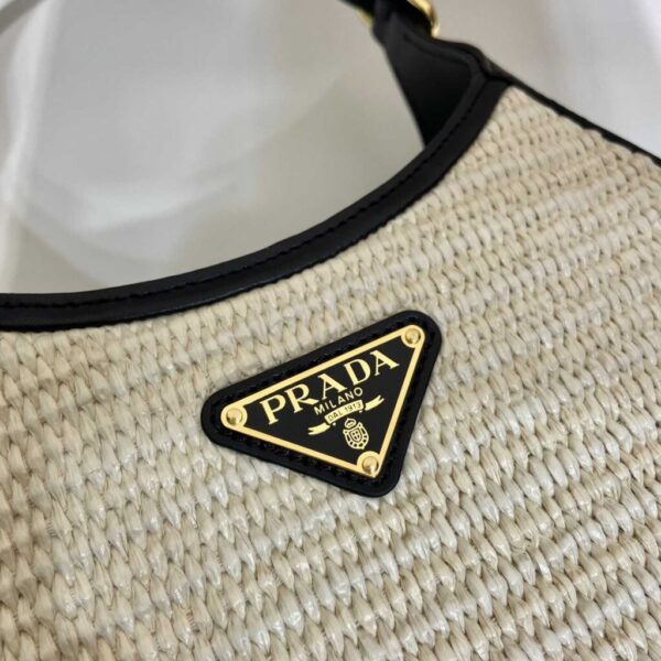 desc_prada-fabric-and-leather-shoulder-bag_5