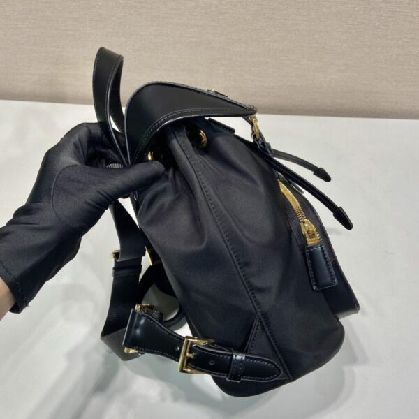 desc_prada-renylon-and-brushed-leather-backpack_2