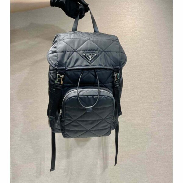 desc_prada-renylon-backpack-with-topstitching_3