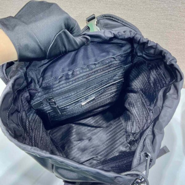 desc_prada-renylon-backpack_1