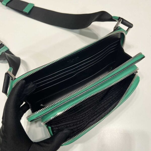 desc_prada-saffiano-leather-belt-bag_1